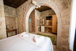 Crazy Horse Hotel