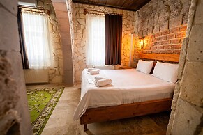 Crazy Horse Hotel