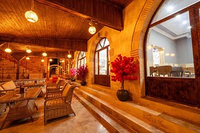 Crazy Horse Hotel