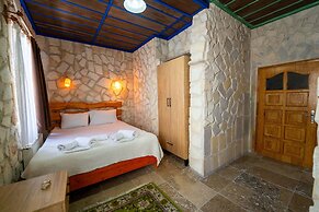 Crazy Horse Hotel