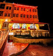 Crazy Horse Hotel