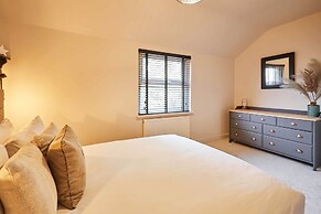 Host Stay Daisy Cottage