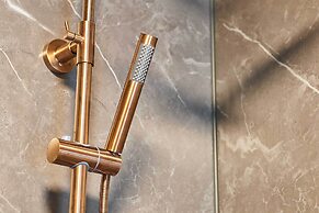 Host Stay Daisy Cottage