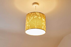 Host Stay Daisy Cottage