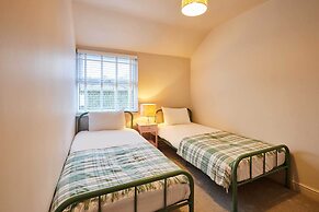 Host Stay Daisy Cottage