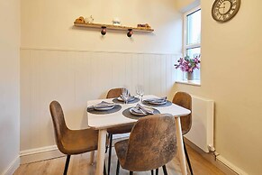 Host Stay Daisy Cottage