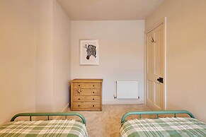 Host Stay Daisy Cottage