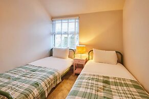 Host Stay Daisy Cottage