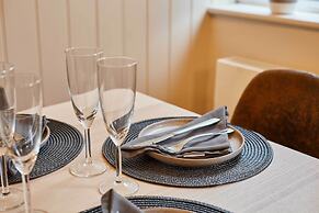 Host Stay Daisy Cottage