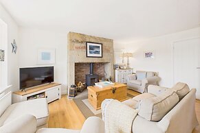 Host Stay Dove Cottage