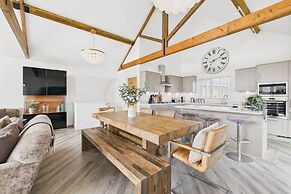 Host Stay Bay View Lodge