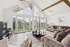 Host Stay Bay View Lodge