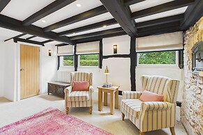 Host Stay Merrow Cottage