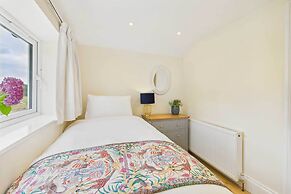 Host Stay Merrow Cottage
