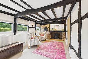 Host Stay Merrow Cottage
