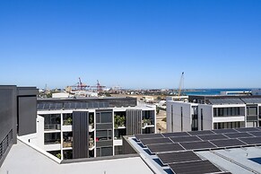 Modern Studio With Rooftop and BBQ Access