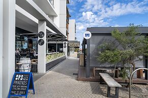 Modern Studio With Rooftop and BBQ Access