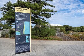 Modern Studio With Rooftop and BBQ Access