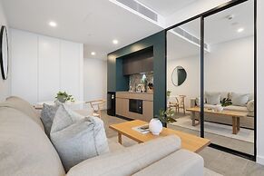 Modern Studio With Rooftop and BBQ Access