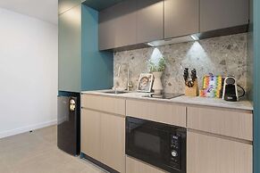 Modern Studio With Rooftop and BBQ Access