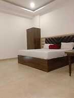 Hotel The Royal Crown