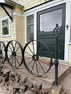 Historic Yakima Home 4BR Office Backyard Oasis