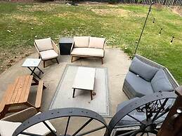 Historic Yakima Home 4BR Office Backyard Oasis