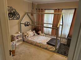 Historic Yakima Home 4BR Office Backyard Oasis