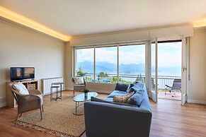Charming Home With Stunning Lake Views