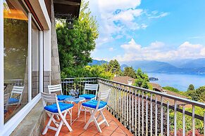Charming Home With Stunning Lake Views