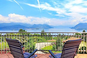 Charming Home With Stunning Lake Views