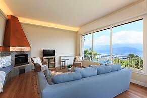 Charming Home With Stunning Lake Views