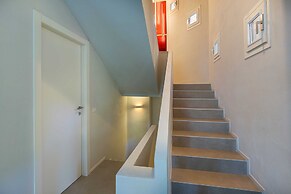 Lakefront Holiday Home