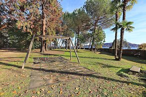 Lakefront Holiday Home