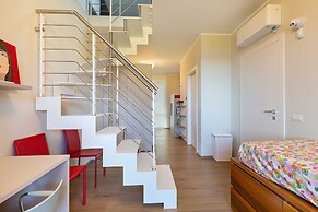 Lakefront Holiday Home