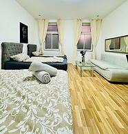 Stylish Studio Stay Near Augarten