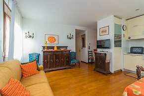 GuestHost -Sunny Dorsoduro Apartment