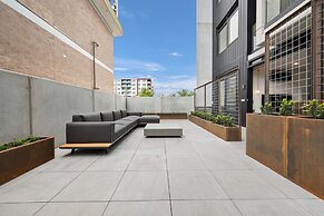 Bright Studio in Braddon With Parking