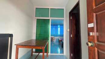 OYO 75596 The Sirisuk House