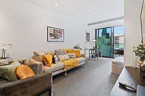 Central Entertainer With Panoramic City Views