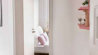 STACEY Alster