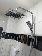 GUIM'S SQUARE HOTEL
