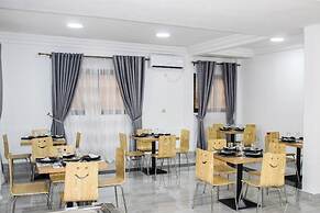 GUIM'S SQUARE HOTEL