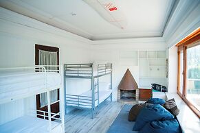 Moby Dick Lodge Colares