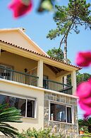 Moby Dick Lodge Colares