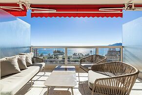 Bright Apartment With Sea View