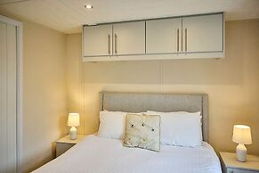 Host Stay Nightingale Lodge