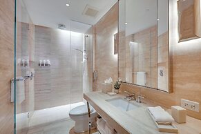 Luxe Beachfront Unit w/ Pool Access in Bal Harbour