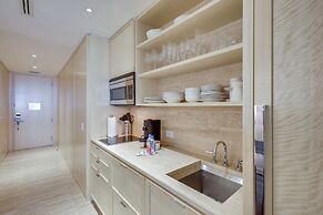 Luxe Beachfront Unit w/ Pool Access in Bal Harbour