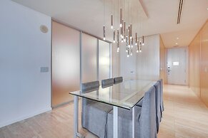Luxe Beachfront Unit w/ Pool Access in Bal Harbour